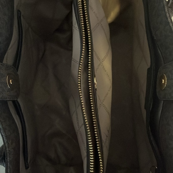 MICHAEL MICHAEL KORS LARGE TOTE - Picture 6 of 11